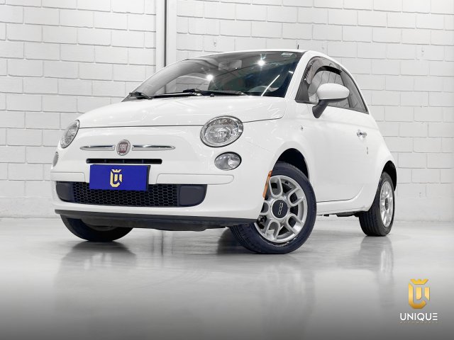 Detalhe do Fiat 500 na Unique Automóveis em Indaiatuba