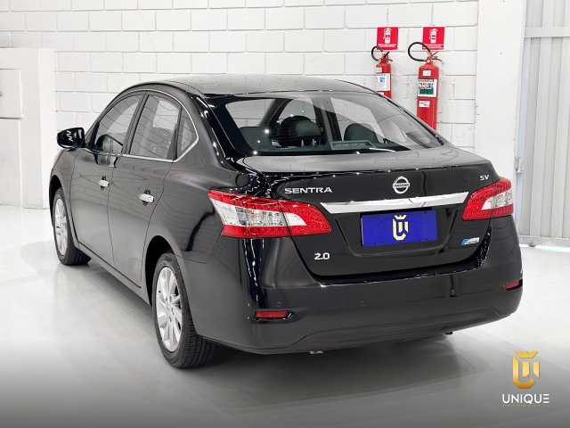 Nissan Sentra 2.0 SV 16V FLEX 4P AUTOMÁTICO 2014 preto à venda na Unique Automóveis em Indaiatuba — foto 6