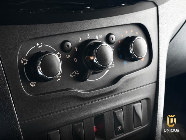 Renault Stepway 1.6 16V SCE FLEX DYNAMIQUE MANUAL 2019/2020 cinza à venda na Unique Automóveis em Indaiatuba — foto 14
