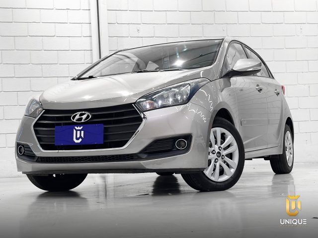 Hyundai Hb20 1.0 COMFORT 12V FLEX 4P MANUAL 2017 cinza à venda na Unique Automóveis em Indaiatuba — foto 2