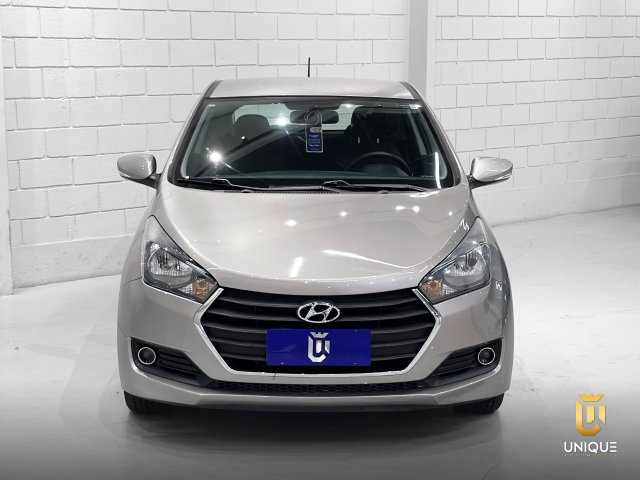Hyundai Hb20 1.0 COMFORT 12V FLEX 4P MANUAL 2017 cinza à venda na Unique Automóveis em Indaiatuba — foto 3