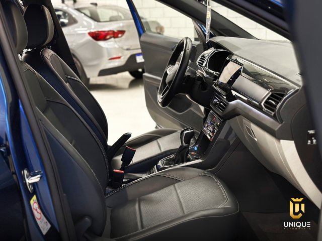 Volkswagen T-cross 1.4 250 TSI TOTAL FLEX HIGHLINE AUTOMÁTICO 2022 azul à venda na Unique Automóveis em Indaiatuba — foto 17