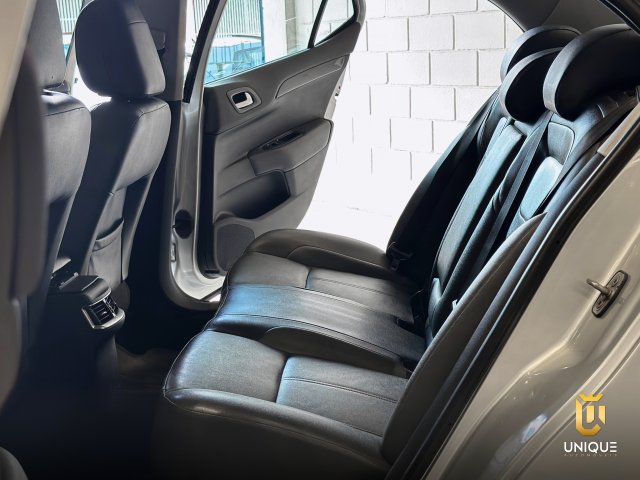 Citroën C4 Lounge 1.6 EXCLUSIVE 16V TURBO FLEX 4P AUTOMÁTICO 2015 prata à venda na Unique Automóveis em Indaiatuba — foto 17