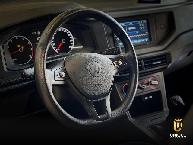 Volkswagen Polo 1.0 MPI TRACK MANUAL 2023 cinza à venda na Unique Automóveis em Indaiatuba — foto 13