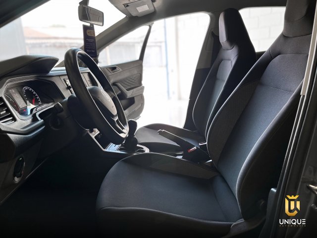 Volkswagen Polo 1.0 MPI TRACK MANUAL 2023 cinza à venda na Unique Automóveis em Indaiatuba — foto 17