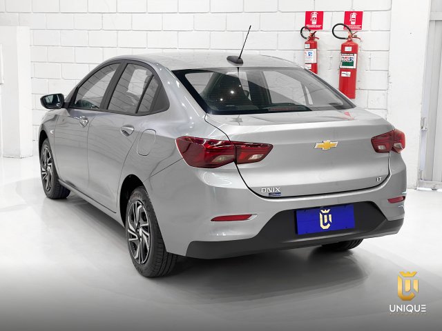 Chevrolet Onix 1.0 FLEX PLUS LT MANUAL 2024/2025 prata à venda na Unique Automóveis em Indaiatuba — foto 6