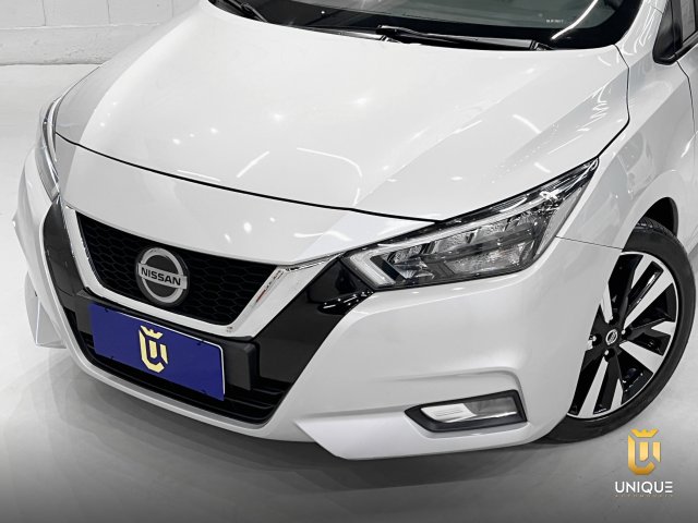 Nissan Versa 1.6 16V FLEX EXCLUSIVE XTRONIC 2021/2022 prata à venda na Unique Automóveis em Indaiatuba — foto 3