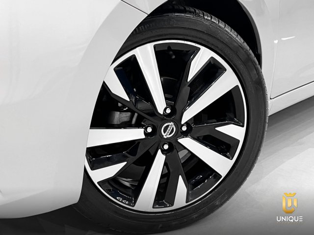 Nissan Versa 1.6 16V FLEX EXCLUSIVE XTRONIC 2021/2022 prata à venda na Unique Automóveis em Indaiatuba — foto 6