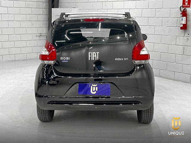 Fiat Mobi 1.0 EVO FLEX EASY ON MANUAL 2016/2017 preto à venda na Unique Automóveis em Indaiatuba — foto 5