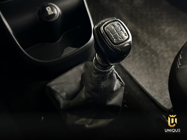 Fiat Mobi 1.0 EVO FLEX EASY ON MANUAL 2016/2017 preto à venda na Unique Automóveis em Indaiatuba — foto 10