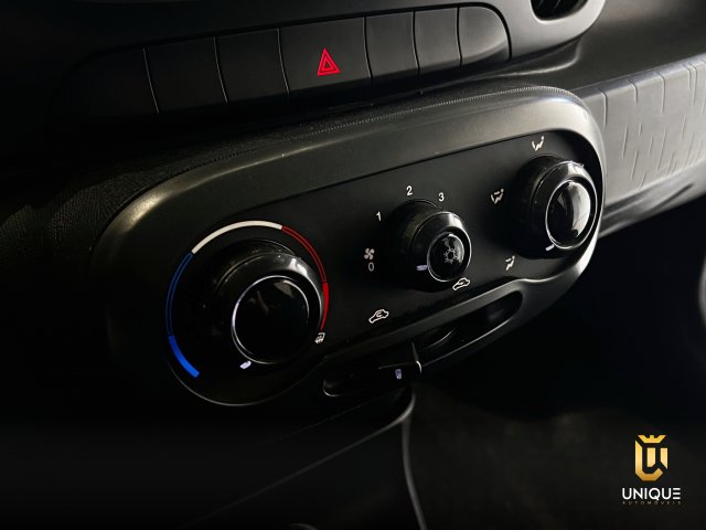 Fiat Mobi 1.0 EVO FLEX EASY ON MANUAL 2016/2017 preto à venda na Unique Automóveis em Indaiatuba — foto 11