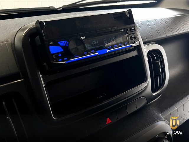 Fiat Mobi 1.0 EVO FLEX EASY ON MANUAL 2016/2017 preto à venda na Unique Automóveis em Indaiatuba — foto 12
