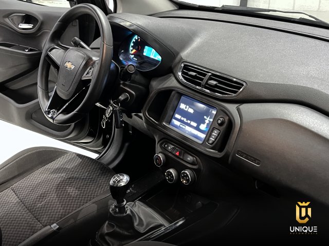 Chevrolet Prisma 1.4 MPFI LT 8V FLEX 4P MANUAL 2017/2018 preto à venda na Unique Automóveis em Indaiatuba — foto 16