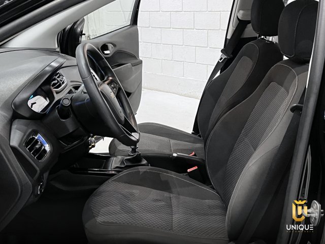 Chevrolet Prisma 1.4 MPFI LT 8V FLEX 4P MANUAL 2017/2018 preto à venda na Unique Automóveis em Indaiatuba — foto 17