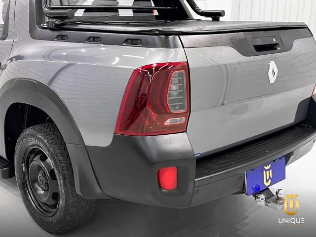 Renault Duster Oroch 1.6 16V SCE FLEX EXPRESSION MANUAL 2017/2018 cinza à venda na Unique Automóveis em Indaiatuba — foto 7