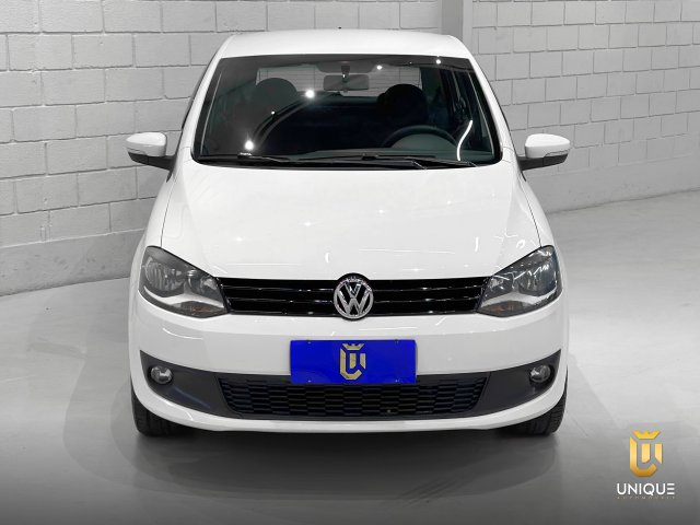Volkswagen Fox 1.0 MI TRENDLINE 8V FLEX 4P MANUAL 2014 branco à venda na Unique Automóveis em Indaiatuba — foto 4