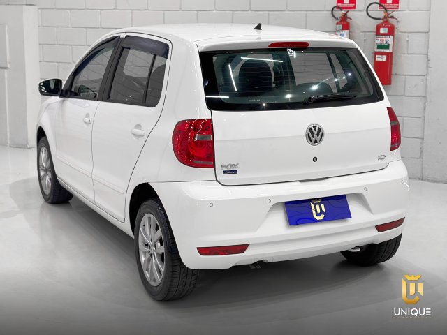 Volkswagen Fox 1.0 MI TRENDLINE 8V FLEX 4P MANUAL 2014 branco à venda na Unique Automóveis em Indaiatuba — foto 6