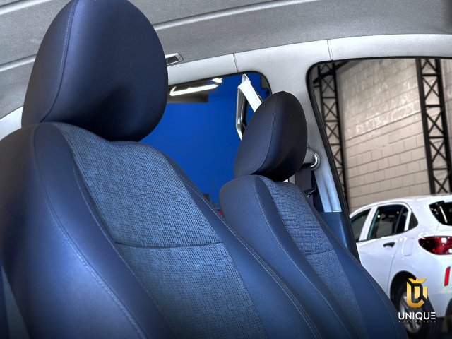 Volkswagen Fox 1.0 MI TRENDLINE 8V FLEX 4P MANUAL 2014 branco à venda na Unique Automóveis em Indaiatuba — foto 17