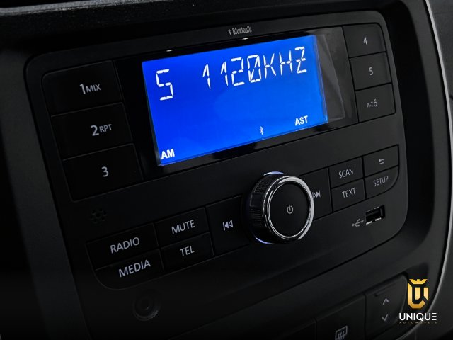 Renault Kwid 1.0 12V SCE FLEX ZEN MANUAL 2023/2024 branco à venda na Unique Automóveis em Indaiatuba — foto 12