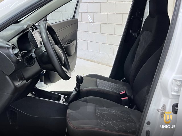 Renault Kwid 1.0 12V SCE FLEX ZEN MANUAL 2023/2024 branco à venda na Unique Automóveis em Indaiatuba — foto 16