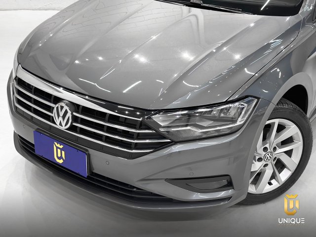 Volkswagen Jetta 1.4 250 TSI TOTAL FLEX COMFORTLINE TIPTRONIC 2018 cinza à venda na Unique Automóveis em Indaiatuba — foto 3