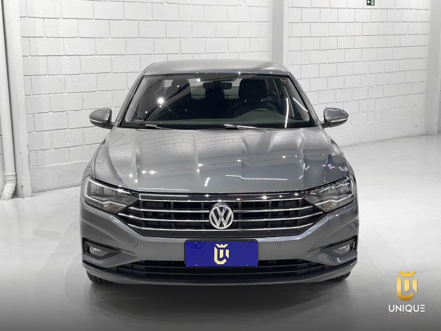 Volkswagen Jetta 1.4 250 TSI TOTAL FLEX COMFORTLINE TIPTRONIC 2018 cinza à venda na Unique Automóveis em Indaiatuba — foto 4