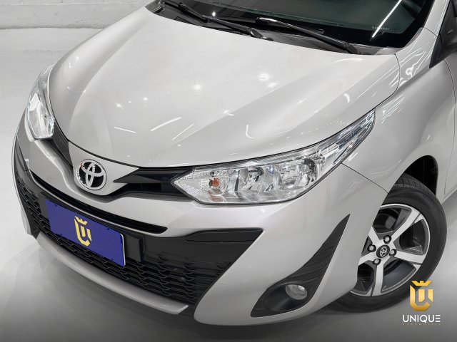 Toyota Yaris Hatch 1.3 16V FLEX XL PLUS TECH MULTIDRIVE 2019/2020 prata à venda na Unique Automóveis em Indaiatuba — foto 3