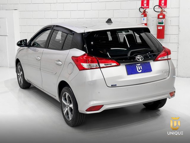 Toyota Yaris Hatch 1.3 16V FLEX XL PLUS TECH MULTIDRIVE 2019/2020 prata à venda na Unique Automóveis em Indaiatuba — foto 9