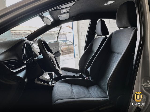 Toyota Yaris Hatch 1.3 16V FLEX XL PLUS TECH MULTIDRIVE 2019/2020 prata à venda na Unique Automóveis em Indaiatuba — foto 19