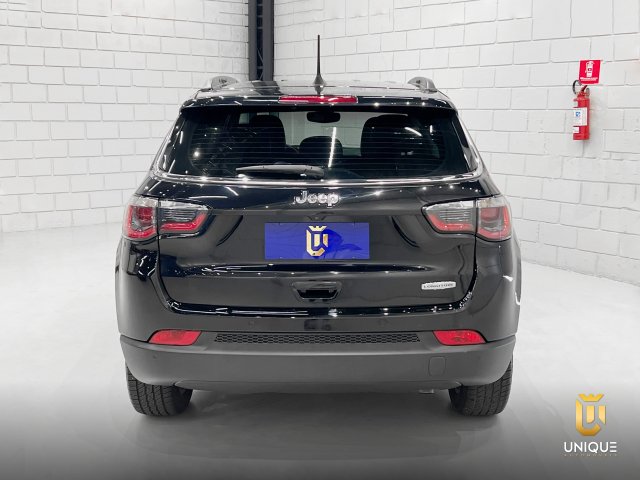 Jeep Compass 2.0 16V FLEX LONGITUDE AUTOMÁTICO 2018 preto à venda na Unique Automóveis em Indaiatuba — foto 4