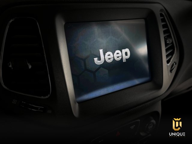 Jeep Compass 2.0 16V FLEX LONGITUDE AUTOMÁTICO 2018 preto à venda na Unique Automóveis em Indaiatuba — foto 14