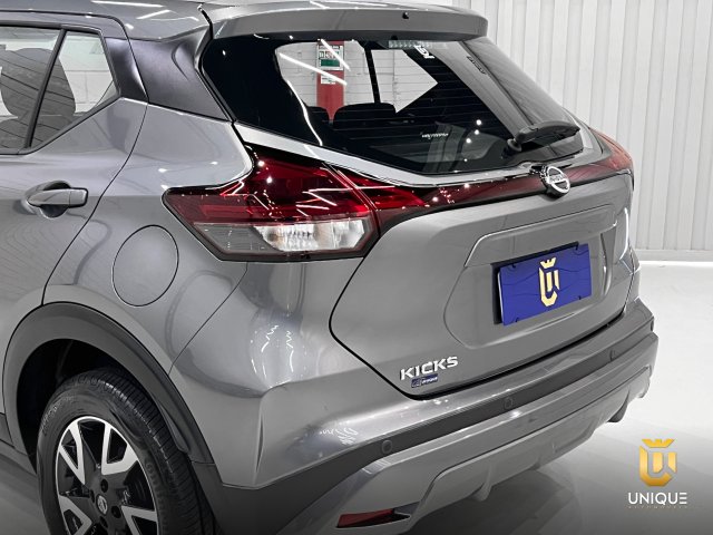 Nissan Kicks 1.6 16V FLEXSTART SENSE XTRONIC 2021/2022 cinza à venda na Unique Automóveis em Indaiatuba — foto 9