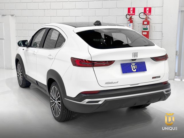Fiat Fastback 1.3 TURBO 270 FLEX LIMITED EDITION AT6 2023/2024 branco à venda na Unique Automóveis em Indaiatuba — foto 9