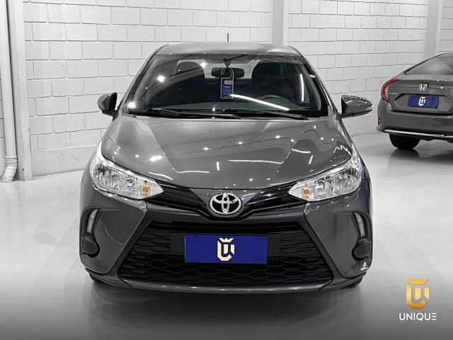 Toyota Yaris Sedan 1.5 16V FLEX SEDAN XL MULTIDRIVE 2022/2023 cinza à venda na Unique Automóveis em Indaiatuba — foto 4