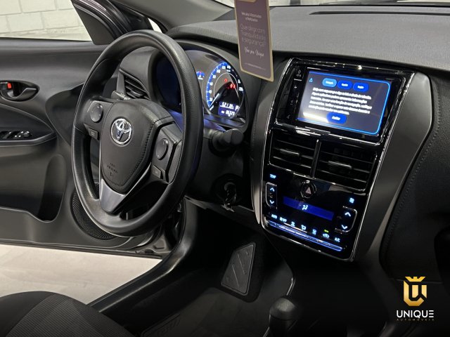 Toyota Yaris Sedan 1.5 16V FLEX SEDAN XL MULTIDRIVE 2022/2023 cinza à venda na Unique Automóveis em Indaiatuba — foto 16