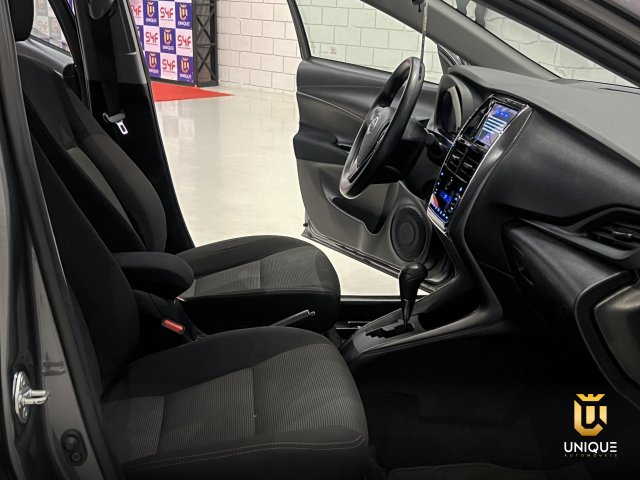 Toyota Yaris Sedan 1.5 16V FLEX SEDAN XL MULTIDRIVE 2022/2023 cinza à venda na Unique Automóveis em Indaiatuba — foto 17