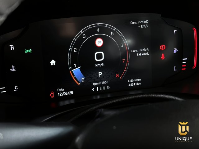 Jeep Renegade 1.3 T270 TURBO FLEX LONGITUDE AT6 2023/2024 preto à venda na Unique Automóveis em Indaiatuba — foto 10