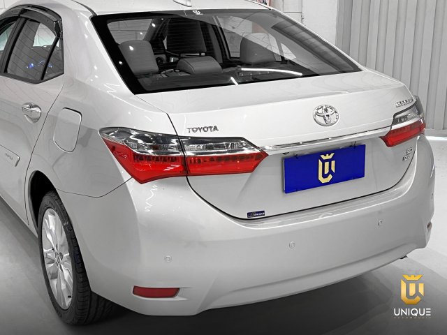 Toyota Corolla 2.0 XEI 16V FLEX 4P AUTOMÁTICO 2017/2018 prata à venda na Unique Automóveis em Indaiatuba — foto 6