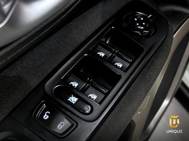 Jeep Renegade 1.8 16V FLEX SPORT 4P MANUAL 2016 branco à venda na Unique Automóveis em Indaiatuba — foto 17