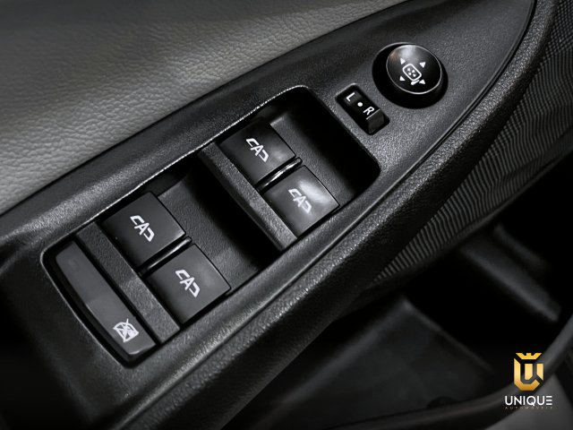 Chevrolet Onix 1.0 TURBO FLEX PLUS PREMIER AUTOMÁTICO 2019/2020 preto à venda na Unique Automóveis em Indaiatuba — foto 14