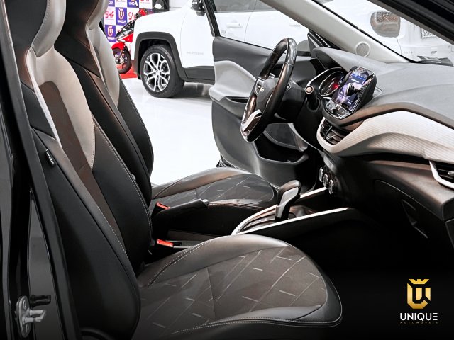 Chevrolet Onix 1.0 TURBO FLEX PLUS PREMIER AUTOMÁTICO 2019/2020 preto à venda na Unique Automóveis em Indaiatuba — foto 17