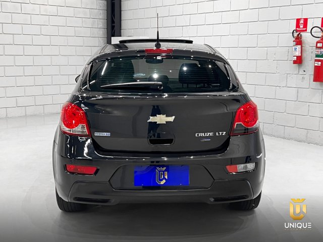 Chevrolet Cruze Hatch 1.8 LTZ SPORT6 16V FLEX 4P AUTOMÁTICO 2013 preto à venda na Unique Automóveis em Indaiatuba — foto 5