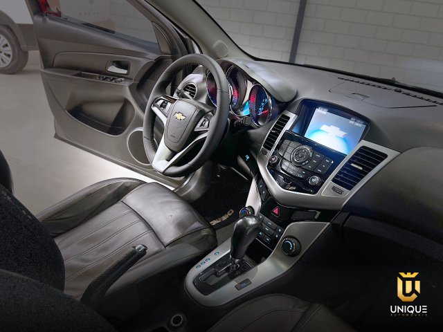 Chevrolet Cruze Hatch 1.8 LTZ SPORT6 16V FLEX 4P AUTOMÁTICO 2013 preto à venda na Unique Automóveis em Indaiatuba — foto 18