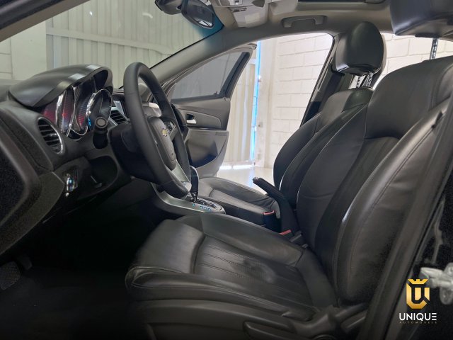 Chevrolet Cruze Hatch 1.8 LTZ SPORT6 16V FLEX 4P AUTOMÁTICO 2013 preto à venda na Unique Automóveis em Indaiatuba — foto 19