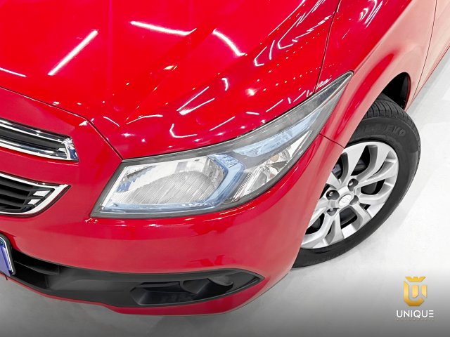 Chevrolet Onix 1.4 MPFI LT 8V FLEX 4P MANUAL 2014/2015 vermelho à venda na Unique Automóveis em Indaiatuba — foto 3