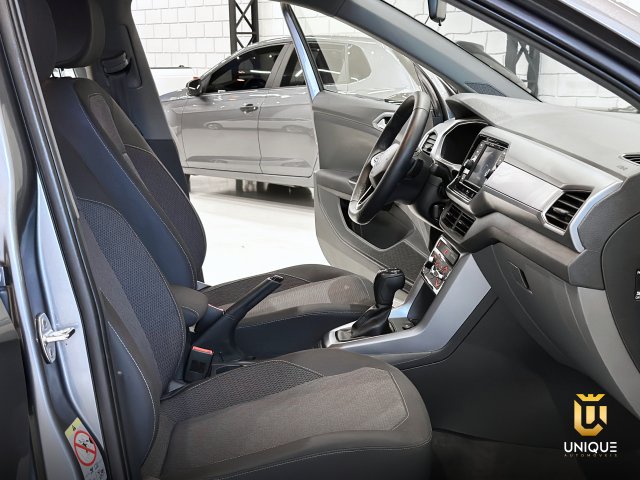 Volkswagen T-cross 1.0 200 TSI TOTAL FLEX AUTOMÁTICO 2024 cinza à venda na Unique Automóveis em Indaiatuba — foto 20
