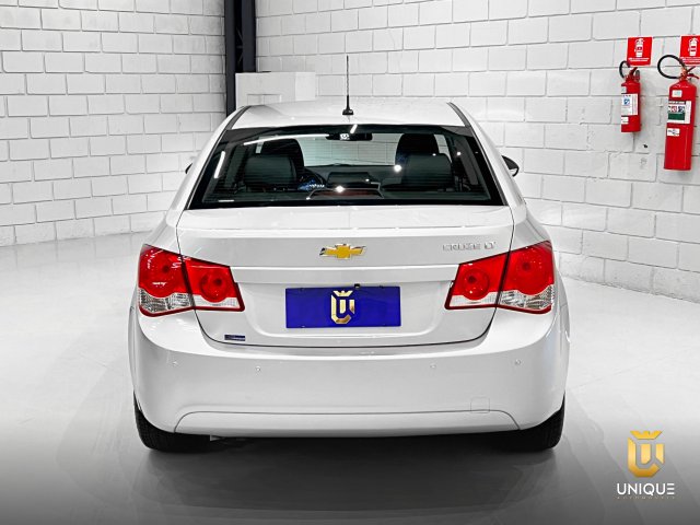 Chevrolet Cruze Sedan 1.8 LT 16V FLEX 4P AUTOMÁTICO 2016 prata à venda na Unique Automóveis em Indaiatuba — foto 5