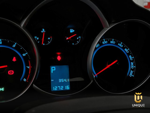 Chevrolet Cruze Sedan 1.8 LT 16V FLEX 4P AUTOMÁTICO 2016 prata à venda na Unique Automóveis em Indaiatuba — foto 9
