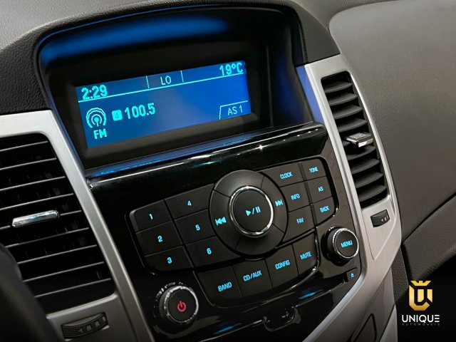 Chevrolet Cruze Sedan 1.8 LT 16V FLEX 4P AUTOMÁTICO 2016 prata à venda na Unique Automóveis em Indaiatuba — foto 11