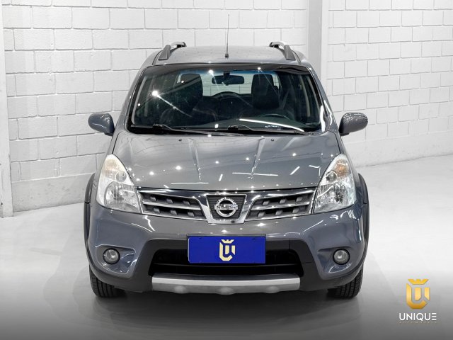 Nissan Livina 1.8 SL X-GEAR 16V FLEX 4P AUTOMÁTICO 2012/2013 cinza à venda na Unique Automóveis em Indaiatuba — foto 4